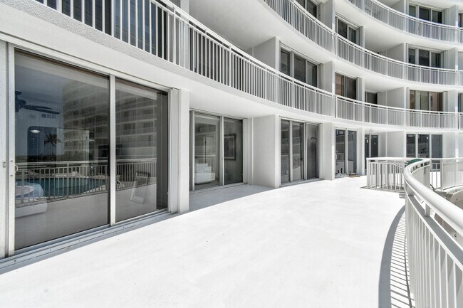 Building Photo - 2780 S Ocean Blvd