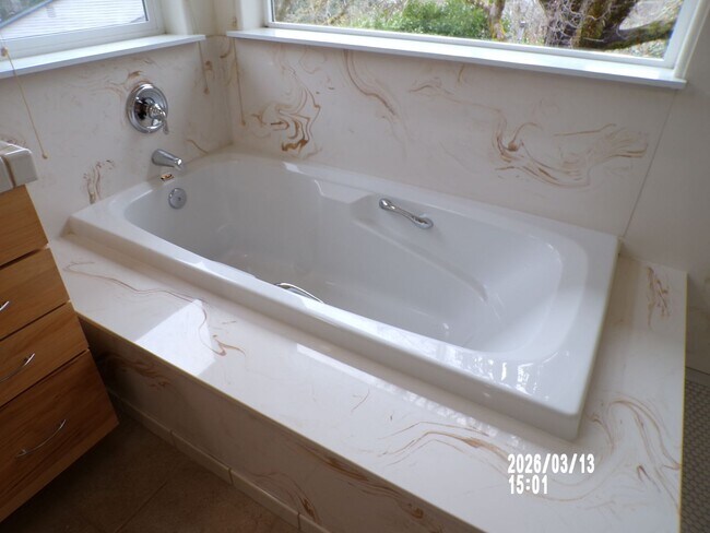 Building Photo - 4510 NW Queens Ave