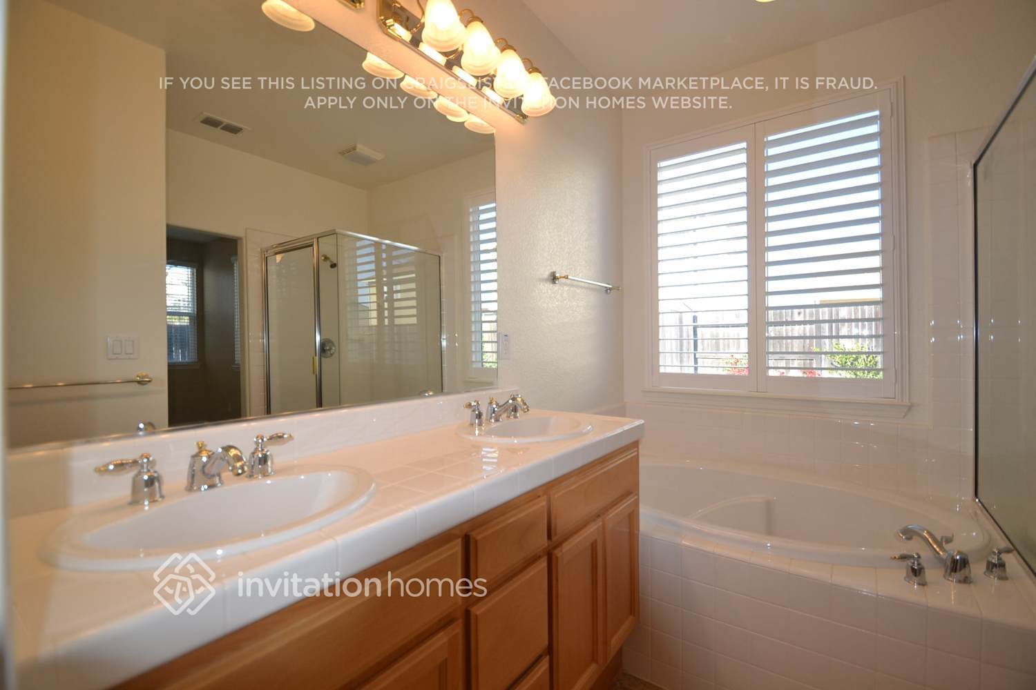 Building Photo - 1901 Pyramid Creek Dr