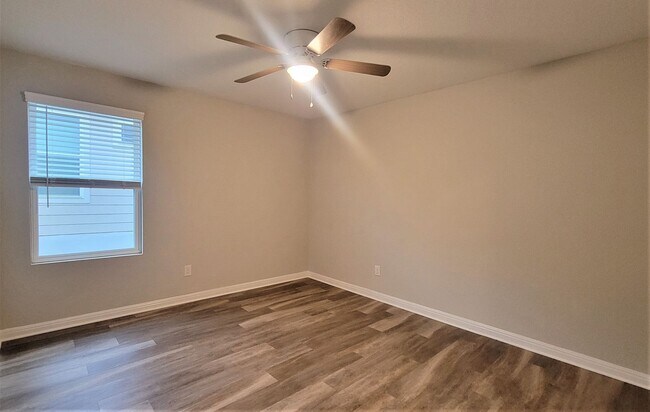 Building Photo - 3/2 in VOSS FARMS