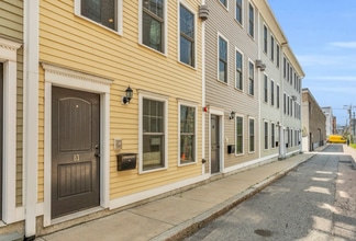 Building Photo - 83 Dresser St