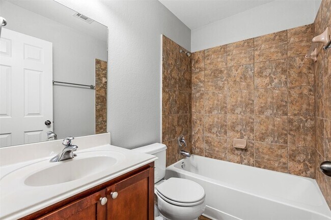 Building Photo - 2505 Rusk Ct