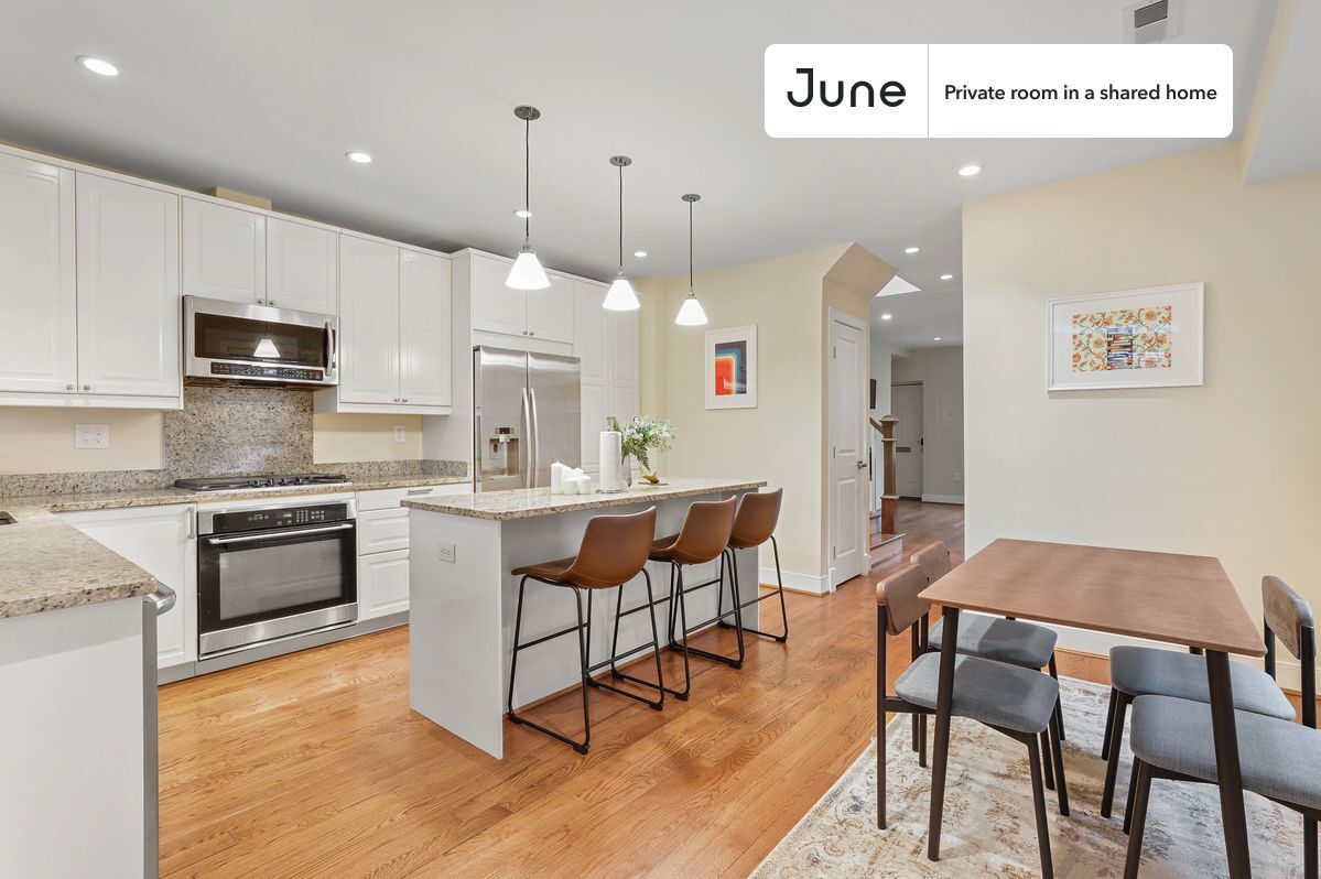 Building Photo - Room in Shared 3 bed/3 bath home in Capitol Hill