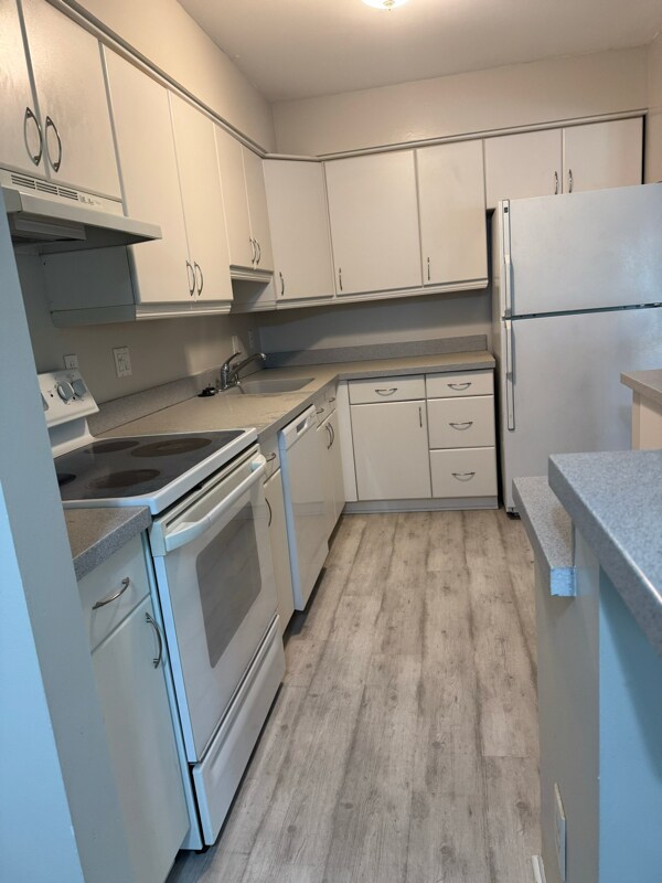 Building Photo - 31993 W 12 Mile Rd