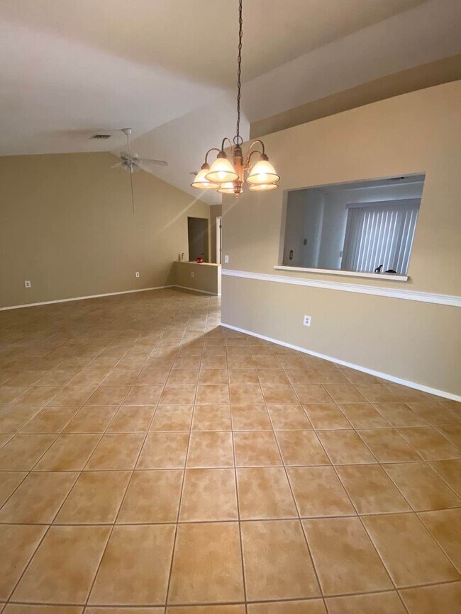 Building Photo - Stylish 2-Bedroom Townhouse in Sun City Summerlin with Resort-Style Amenities