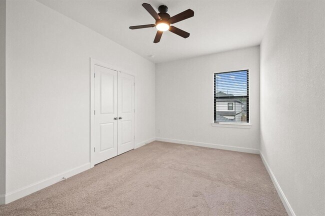 Building Photo - 1511 Emma Lk Dr