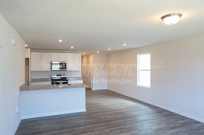 Building Photo - 230 Winston Ln