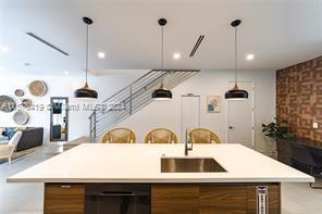 Building Photo - 513 SW 11th St