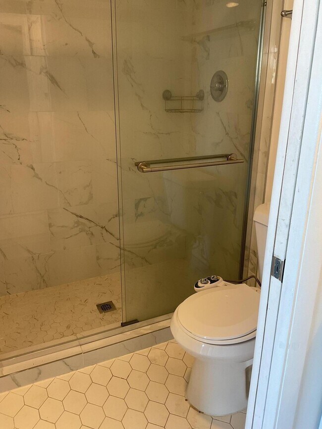 Building Photo - 2425 Presidential Way