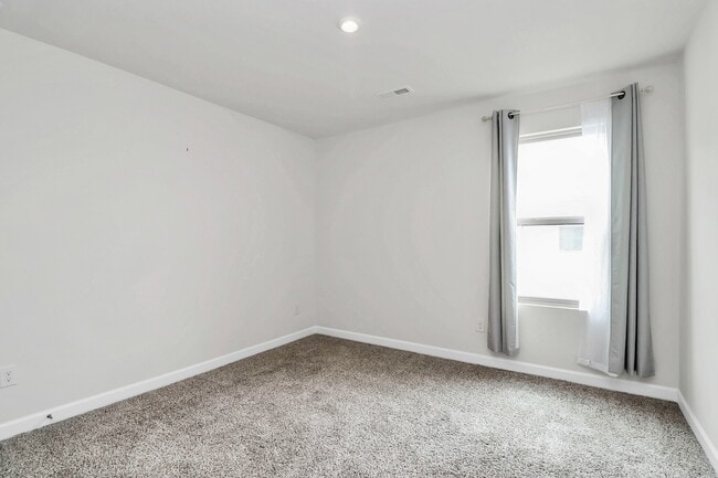 Building Photo - 8315 Flint Hill Dr