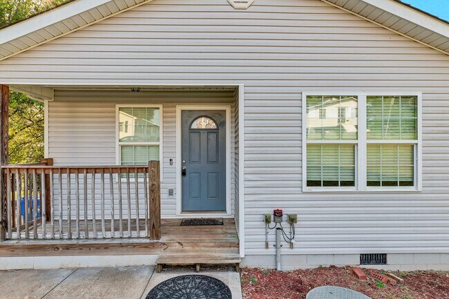 Building Photo - 219 W Watt St