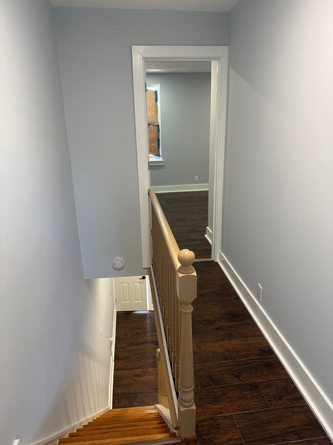 Building Photo - Charming 2-Bedroom Home in Port Richmond Available For Rent!