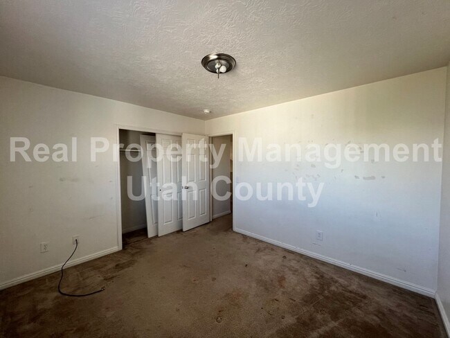 Building Photo - New Lower Price. South Jordan Home