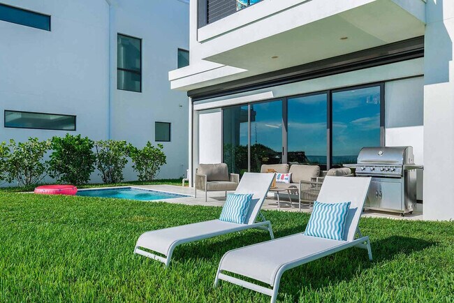 Building Photo - 3055 South Highway A1A-SI ID1074342P