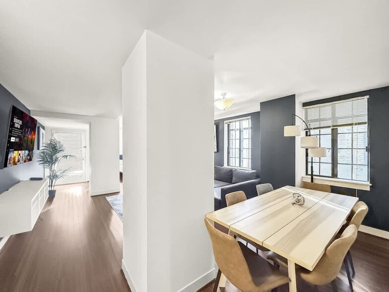 Building Photo - 111-23 N 15th St