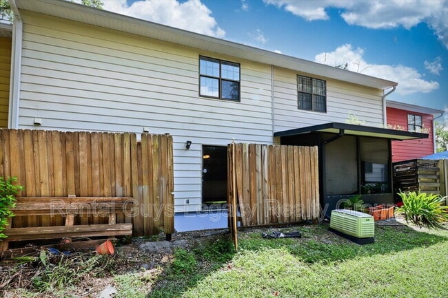 Building Photo - 803 Kettering Way