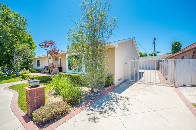 Building Photo - Welcome to Newport Beach
