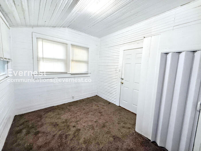 Building Photo - 921 53rd St N