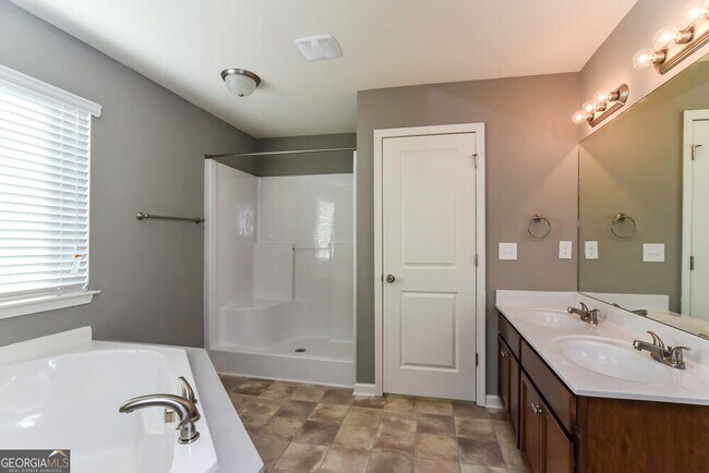 Building Photo - 910 Prather Ct SW