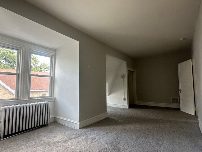 Building Photo - 17 S Morton Ave