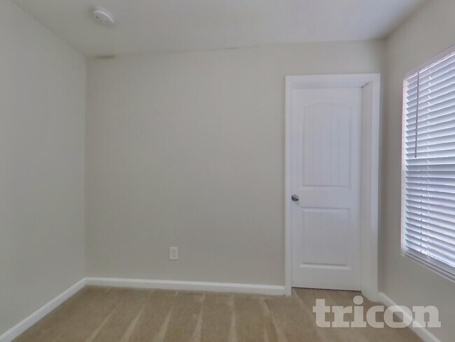 Building Photo - 531 Susie Creek Ln