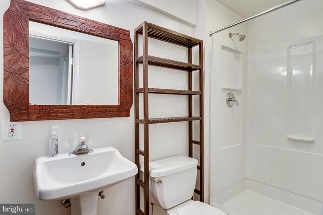 Building Photo - This elegant and unique three-level split ...