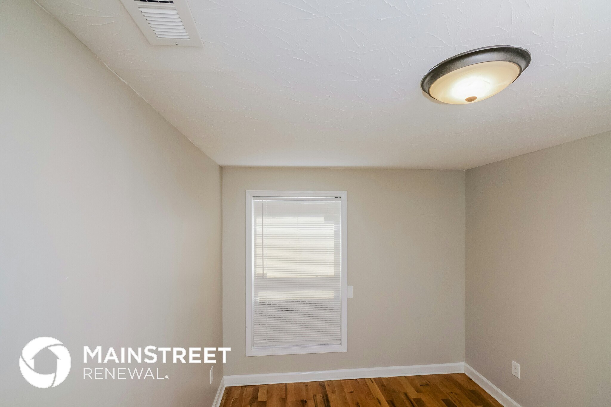 Building Photo - 3409 Vermont Ave