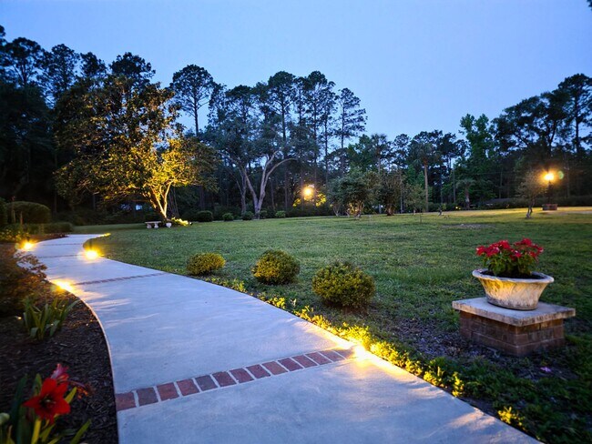 Building Photo - Peaceful paradise