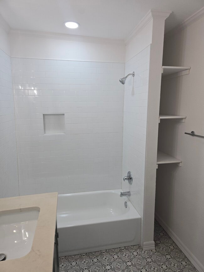 Building Photo - 415 N 23rd St