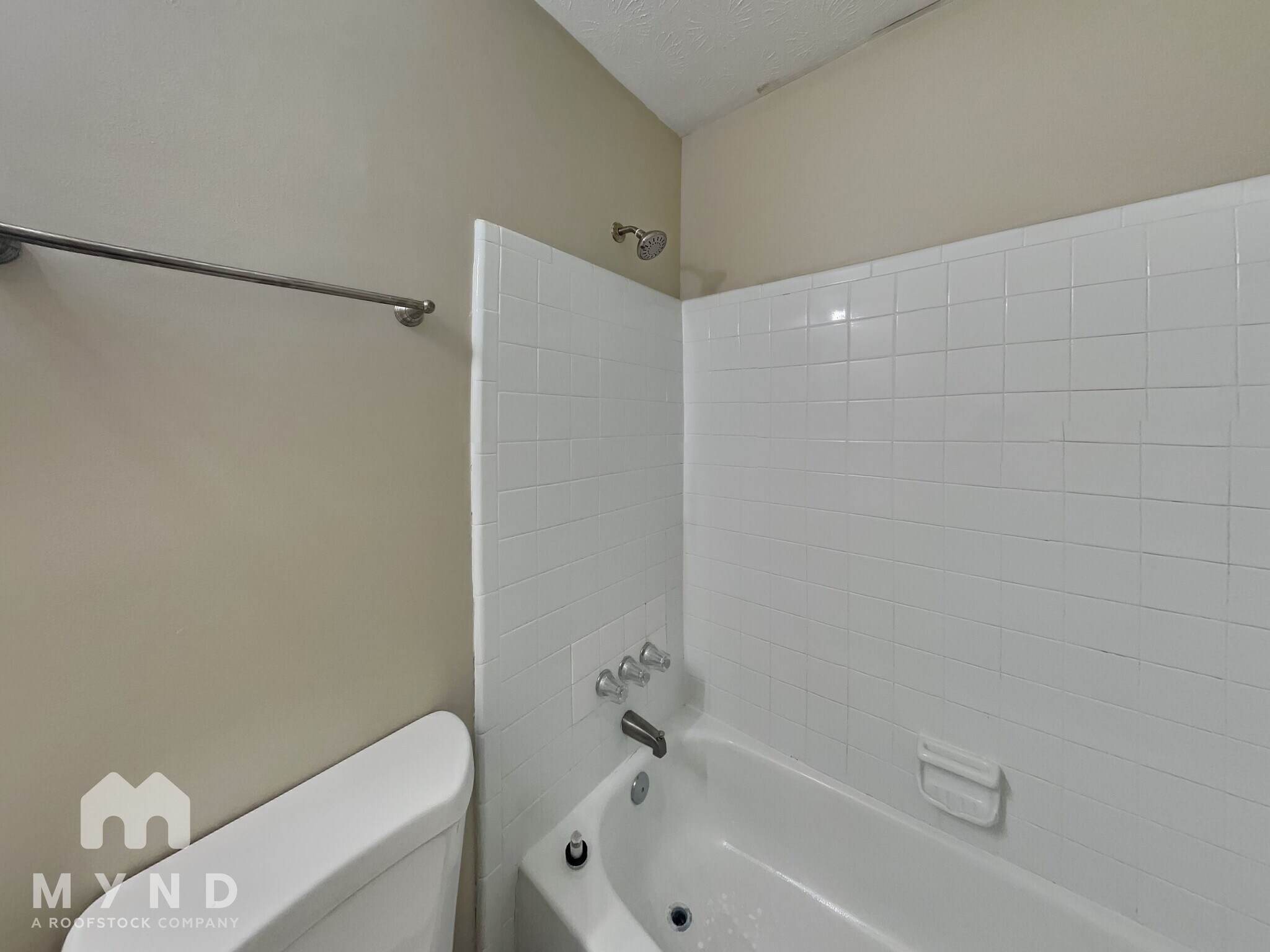 Building Photo - 717 Redland Dr