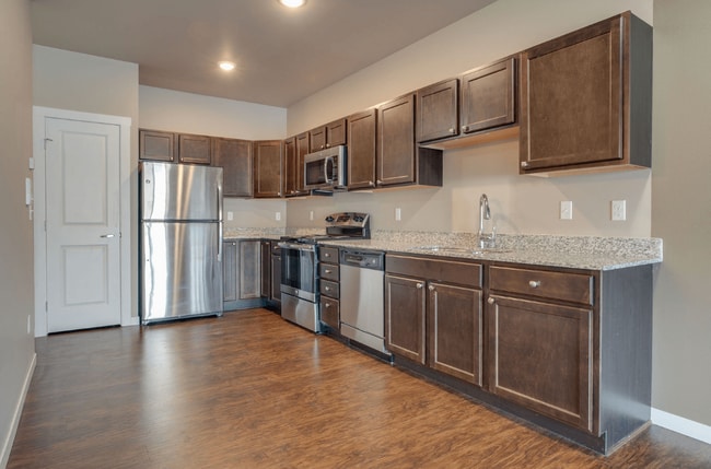 Building Photo - Courtyard Apartments