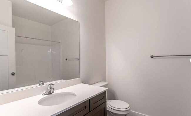 Building Photo - $750 OFF FIRST MONTH"S RENT  Condo in Prime Lehi Location