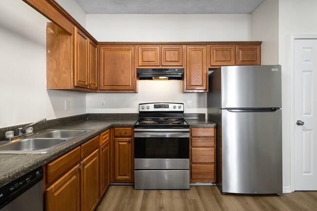 Building Photo - Beautiful Upgraded Townhome!
