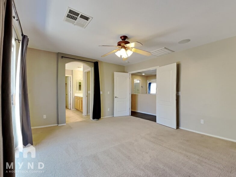 Building Photo - 2534 W Old Paint Trail