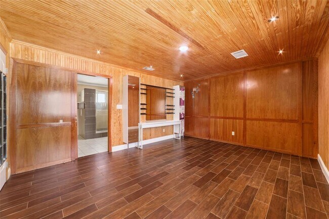 Building Photo - 13222 Agarita Ln