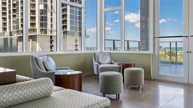 Building Photo - 175 1st St S