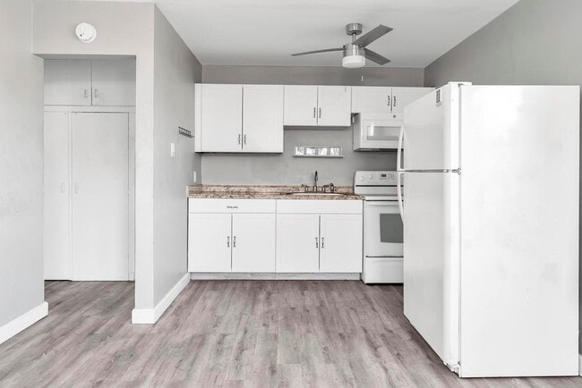 Building Photo - 813 9th N Ave