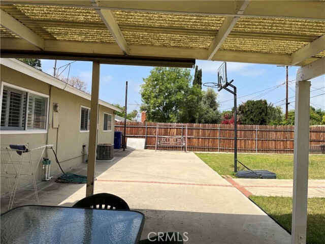 Building Photo - 235 Green Oaks Dr