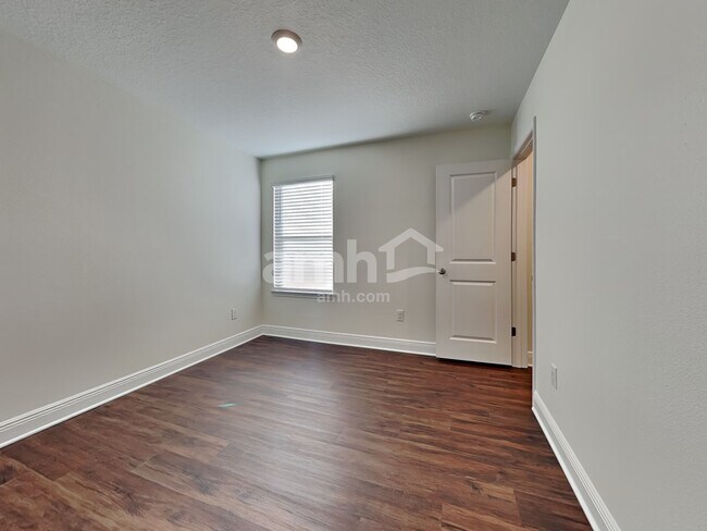 Building Photo - 27380 St Andrews Ave