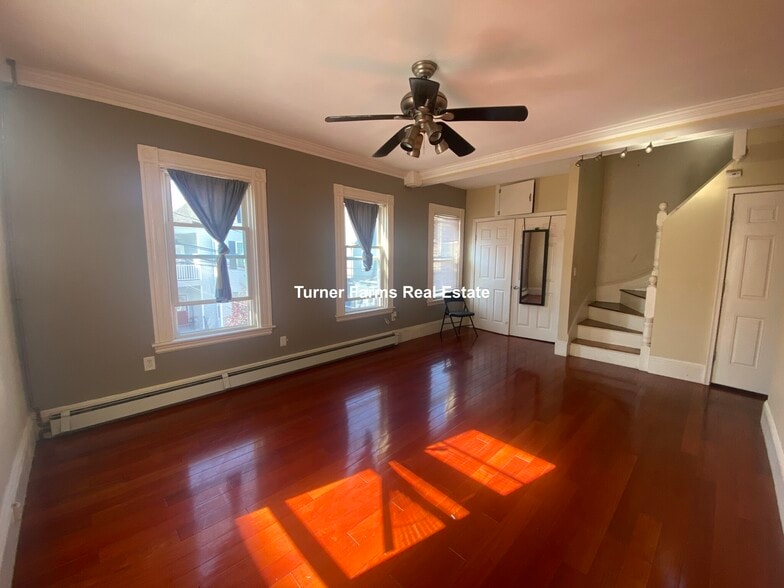 Primary Photo - 67 Flint St