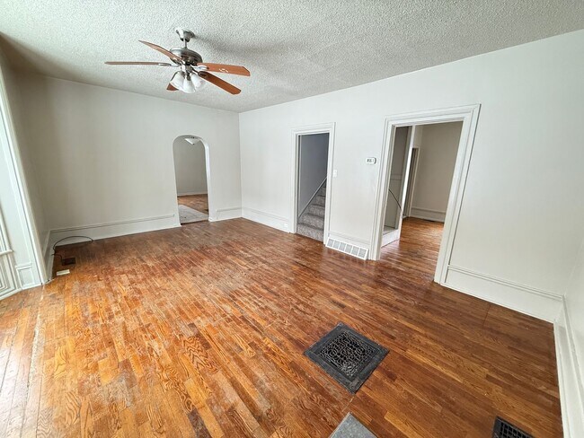 Building Photo - 107 Sager Rd