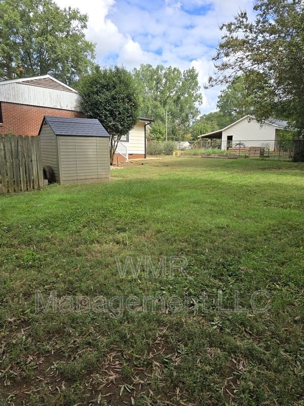 Building Photo - 1509 Wiltshire Rd