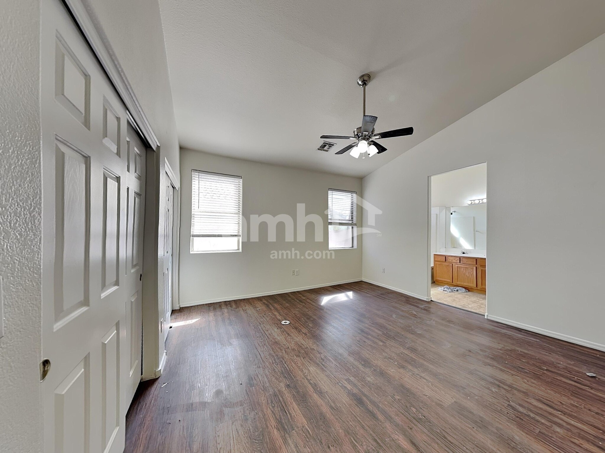 Building Photo - 8953 E Capri Ave