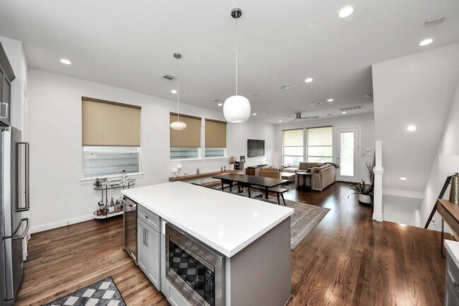 Building Photo - 1721 Eado Point Ln