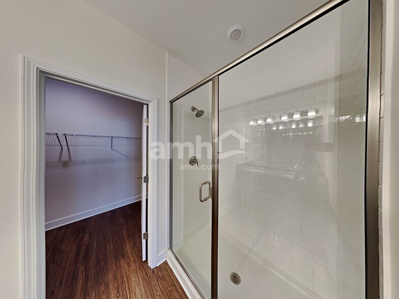 Building Photo - 5072 Trailwater Dr