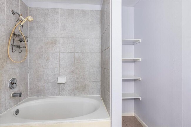 Building Photo - 6427 Waldron Dr