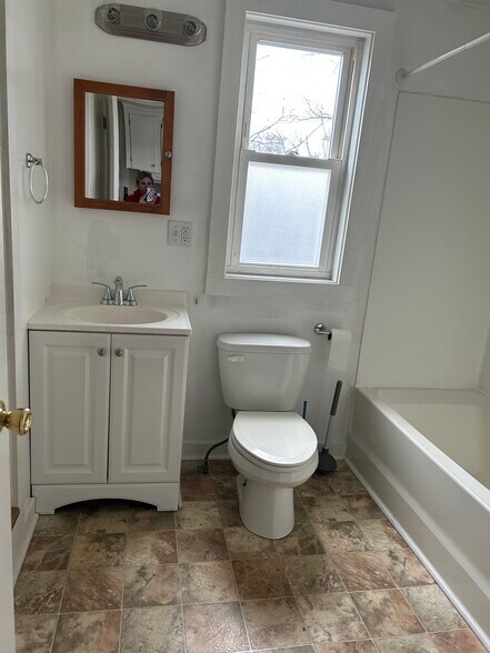 Building Photo - 49 Prospect St