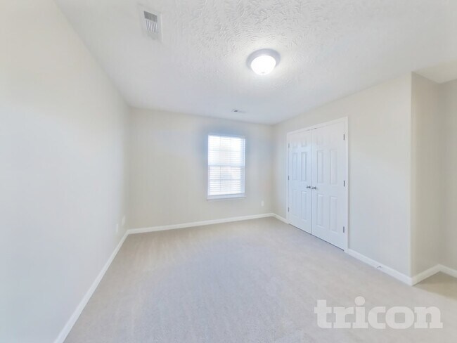 Building Photo - 3011 Deer Trail Dr