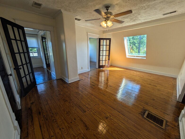 Living Room - 1703 S Preston St