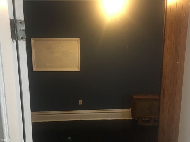 Building Photo - 3 br, 1 bath Duplex - 44 Division St